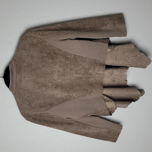 BCBGMaxAzria Faux Suede Jacket Moto Style Perforated Hi Lo Scalloped Front Hem - Picture 8 of 13